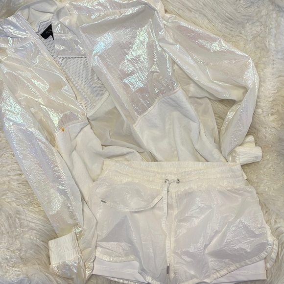 Alala 2 Piece Workout Gear - Picture 3 of 11